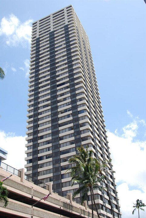 444 Niu St, Unit 1102 in Honolulu, HI - Foto de edificio