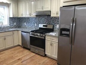 553 Washington St in Quincy, MA - Building Photo - Building Photo