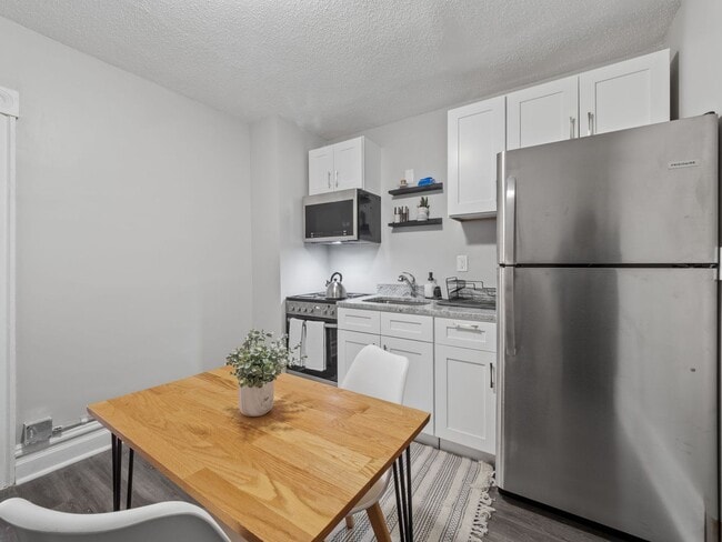 562 Edmund Ave W in St. Paul, MN - Building Photo - Building Photo