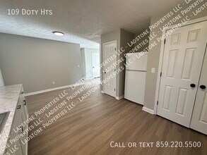 109 Doty Hts in Lancaster, KY - Building Photo - Building Photo