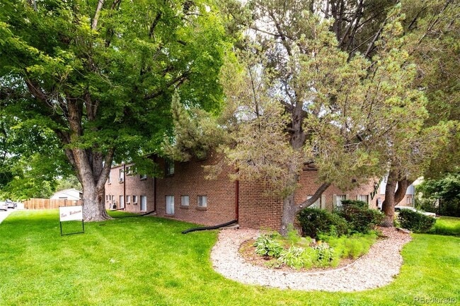 3300 S Clarkson St, Unit 201