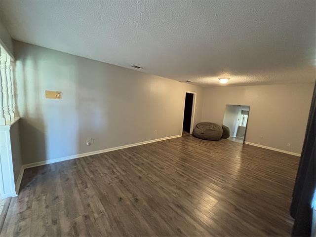 105 Stiles Dr in Midlothian, TX - Building Photo