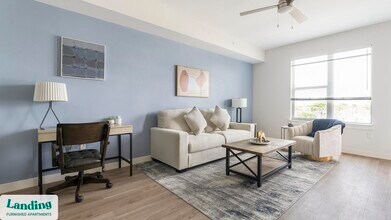 870 SE 47th Terrace in Cape Coral, FL - Foto de edificio - Building Photo