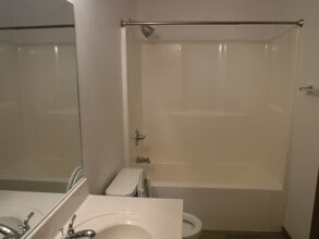 5606 E Valley View Dr, Unit A in St. Joseph, MO - Building Photo - Building Photo