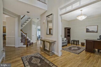 2393 Watters Glen Ct in Falls Church, VA - Building Photo - Building Photo