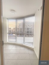 685 Pacific Blvd in Vancouver, BC - Building Photo - Building Photo