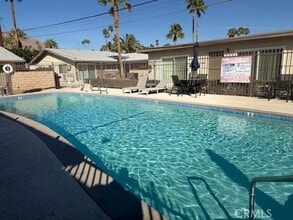 686 E Cottonwood Rd, Unit G in Palm Springs, CA - Foto de edificio - Building Photo