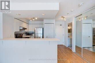 801-1801 King St W in Toronto, ON - Building Photo - Building Photo