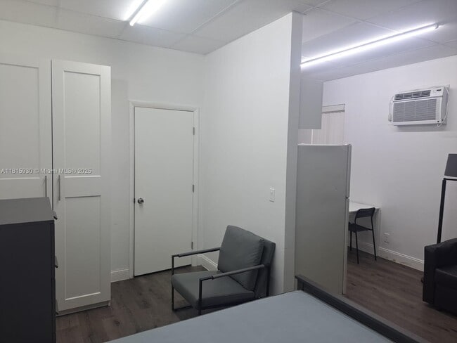 property at 4500 N Dixie Hwy