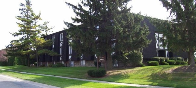 The Pines in Toledo, OH - Foto de edificio - Building Photo