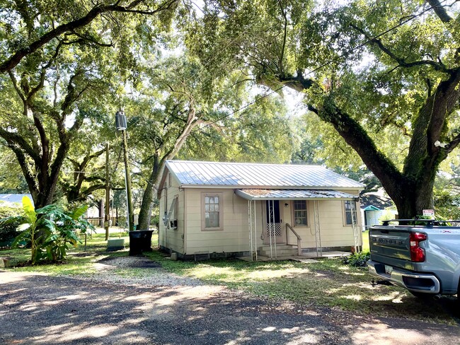 property at 2214 W Old Spanish Trl