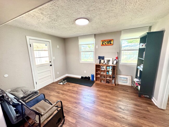210 E Chickasaw Rd in Virginia Beach, VA - Building Photo - Building Photo