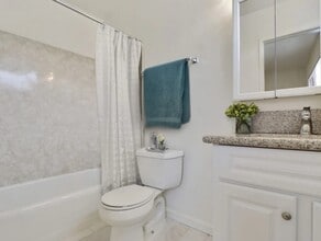 3585 Centinela in Los Angeles, CA - Foto de edificio - Building Photo