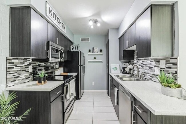 1220 N 44th St, Unit 2 in Phoenix, AZ - Building Photo - Building Photo