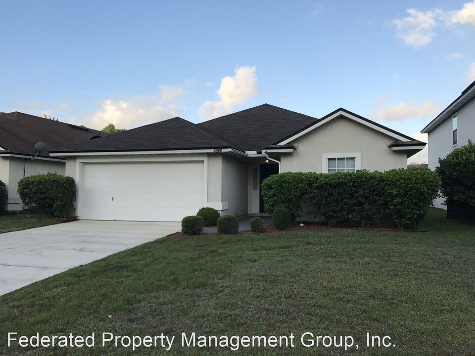 1426 Laurel Oak Dr in Orange Park, FL - Foto de edificio