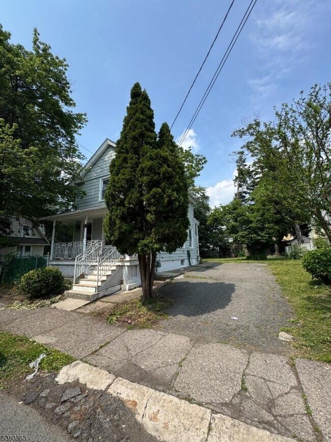 193 Sussex St in Paterson, NJ - Building Photo - Building Photo