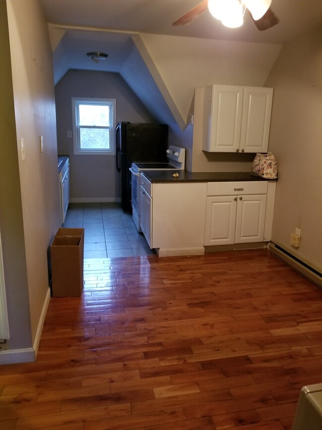 49 S Spring St, Unit 3 in Concord, NH - Building Photo - Building Photo