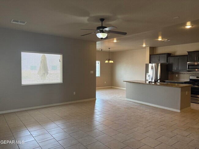 13487 Halifax St in Horizon City, TX - Building Photo - Building Photo