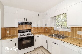 1252 Sherwood Dr in Norcross, GA - Building Photo - Building Photo