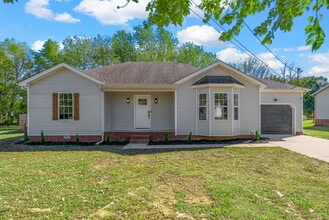 8635 Kingman Ct in Oak Grove, KY - Building Photo - Building Photo