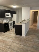 976 Leeward Pl, Unit 102 in Altamonte Springs, FL - Building Photo - Building Photo