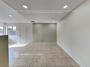 9702 Forest Ave in Bloomington, CA - Foto de edificio - Building Photo