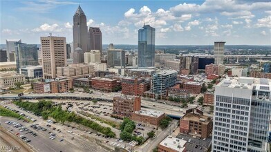 1133 W 9th St in Cleveland, OH - Building Photo - Building Photo