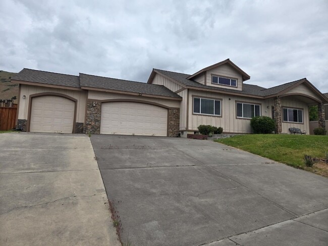 property at 873 Westview Dr