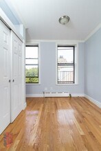 246 Mott St in New York, NY - Foto de edificio - Building Photo