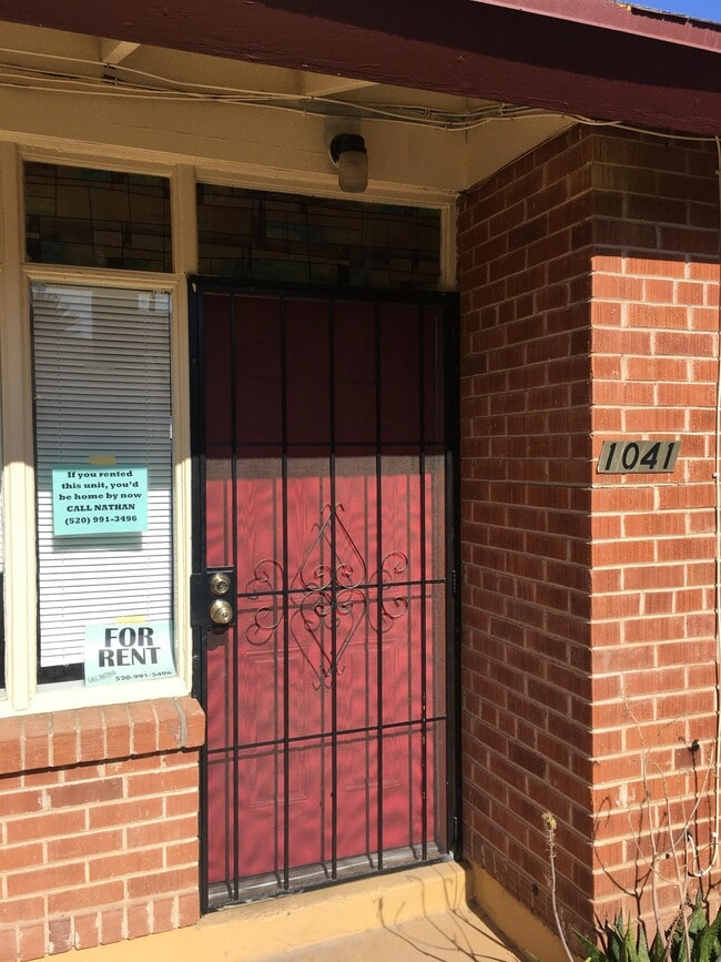 property at 1041 E 9th St