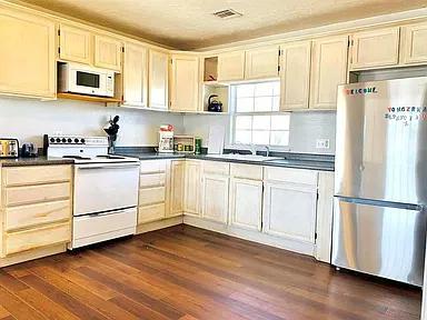 211 W Madison St in Crescent, OK - Building Photo - Building Photo