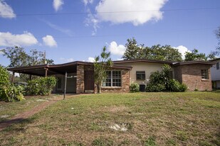 2001 Pine Bluff Ave in Orlando, FL - Building Photo