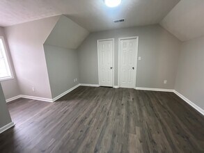 197 Stratford Ln in Jackson, TN - Foto de edificio - Building Photo