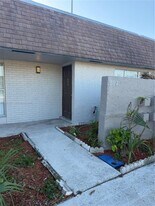 804 SW 73rd Ave in North Lauderdale, FL - Building Photo