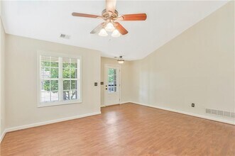 328 White Oak Way in Canton, GA - Building Photo - Building Photo