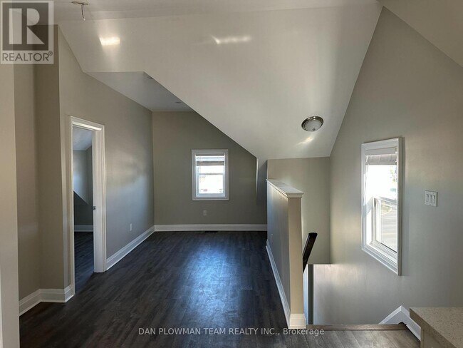 460 Park Rd S in Oshawa, ON - Building Photo - Building Photo