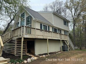 2042 Hawksbill Rd in McGaheysville, VA - Building Photo - Building Photo