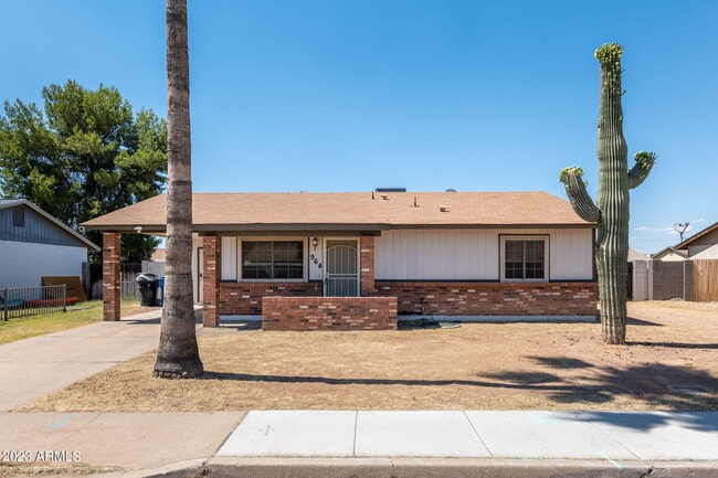 property at 964 W Hackamore St