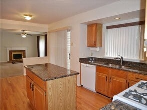 619 Whitney Dr in Rochester Hills, MI - Building Photo - Building Photo