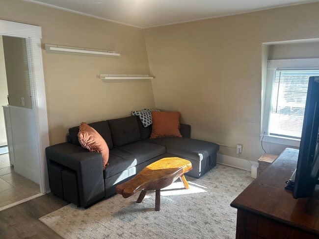 35 Grove St in Rochester, NH - Building Photo - Building Photo