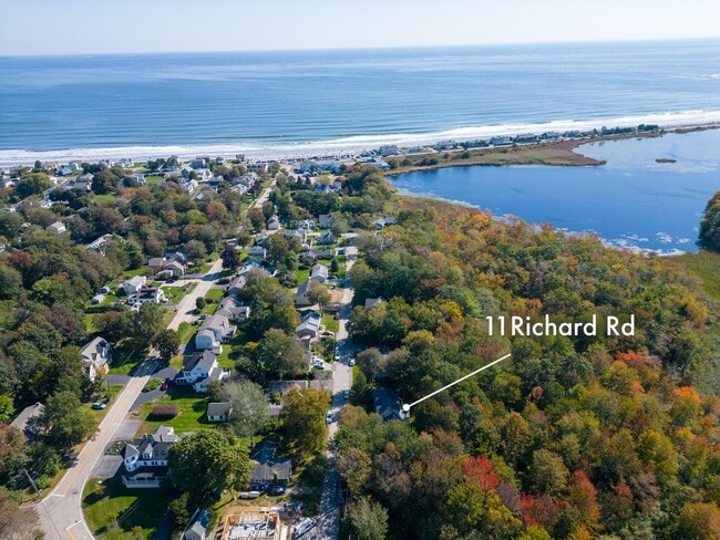 property at 11 Richard Rd