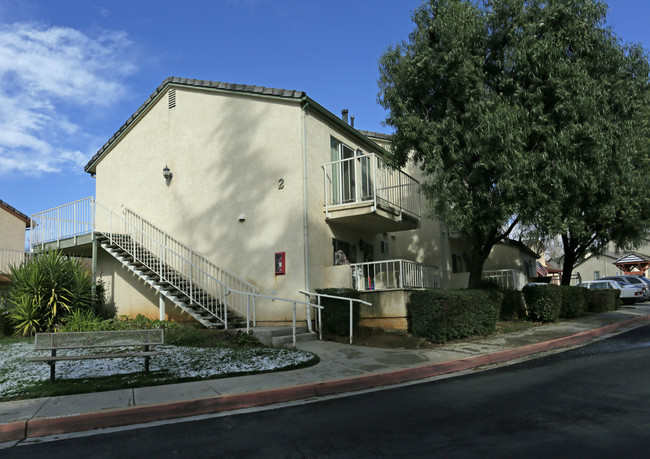 Yucaipa Terrace in Yucaipa, CA - Foto de edificio - Building Photo