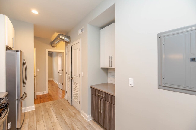 637 E 49th St in Chicago, IL - Building Photo - Building Photo