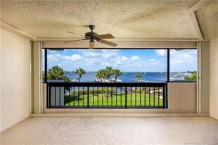 625 NW North River Dr, Unit 303 in Stuart, FL - Building Photo