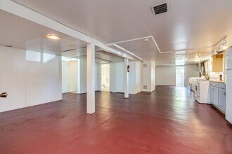 2605 SE 23rd Ave, Unit B in Portland, OR - Building Photo - Building Photo