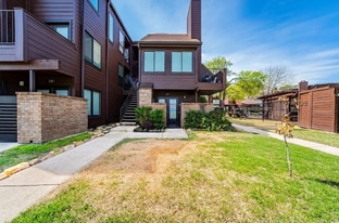 1704 Baird Farm Cir in Arlington, TX - Building Photo