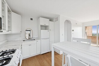 2800 Wisconsin Ave NW in Washington, DC - Foto de edificio - Building Photo