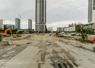 Bezel Miami Worldcenter in Miami, FL - Foto de edificio - Building Photo