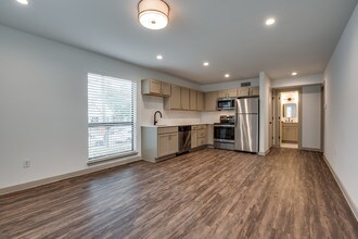 CHATEAU VICTOR in Dallas, TX - Building Photo - Building Photo