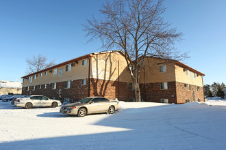 Bardaville Apartments in Lansing, MI - Foto de edificio - Building Photo